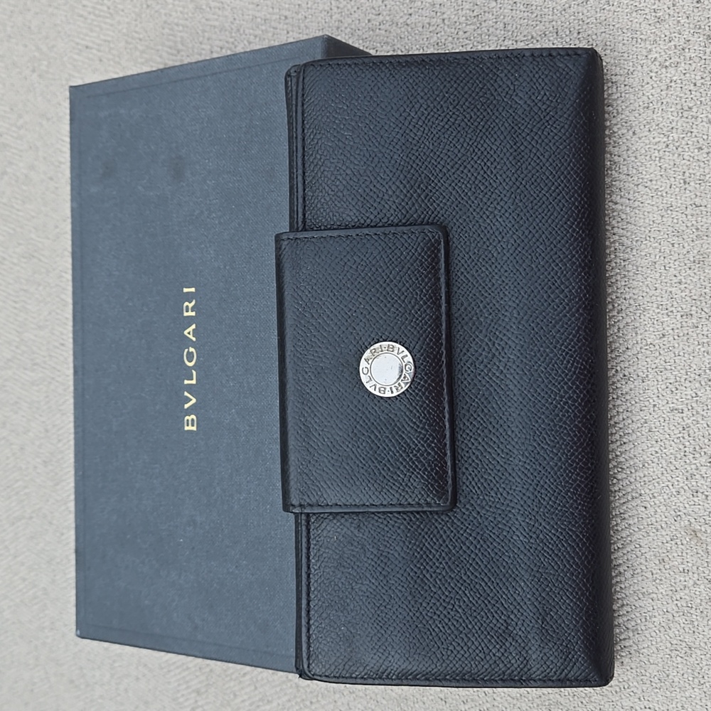 Bvlgari black leather wallet